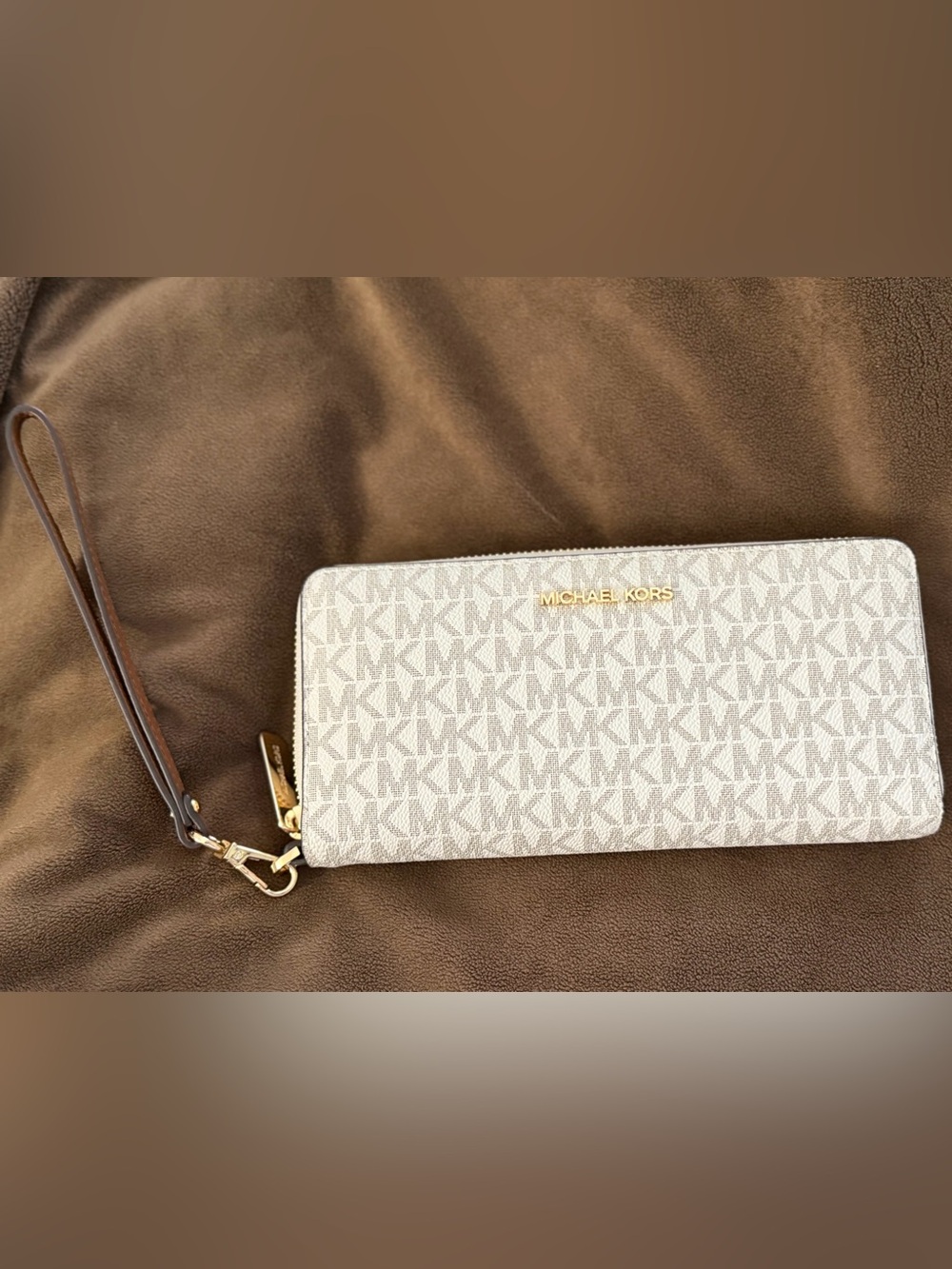 Michael Kors Jet Set Travel Large Continental Wristlet Wallet Vanilla